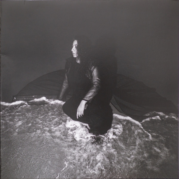 Arooj Aftab – Night Reign